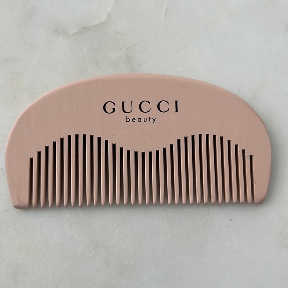 Gucci beauty mini wooden comb